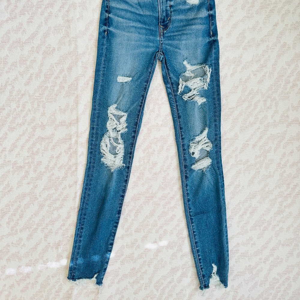 American Eagle Super Hi-Rise Jegging distressed sz 000